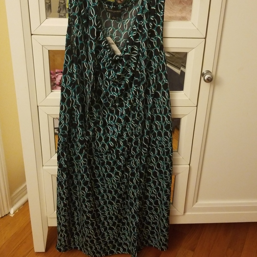 Sleeveless dress